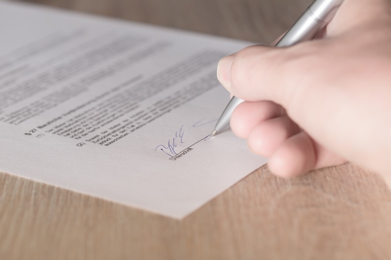 ¿Qué revisar antes de firmar un contrato de prepaga?